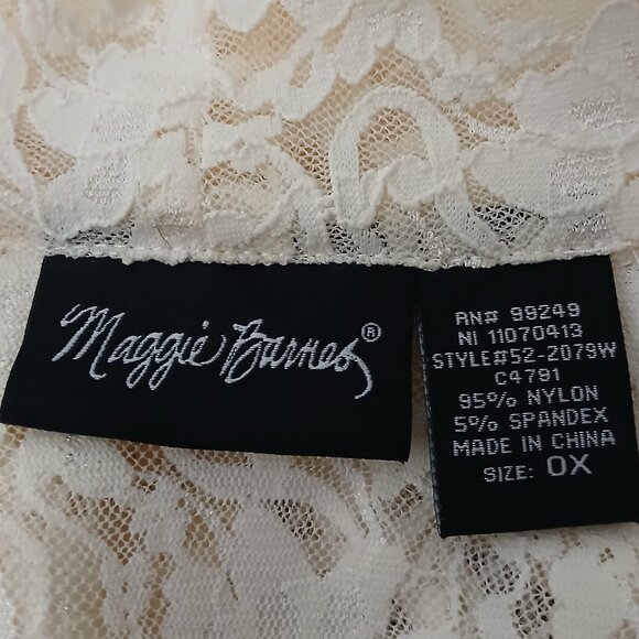 Maggie Barnes Top Size 0X Cardigan Topper White Lace Sheer Floral One Button - Picture 8 of 9